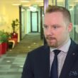 Brak podwyżek stóp procentowych uderza w oszczędzających na lokatach. Szukają więc bardziej zyskownych form inwestycji