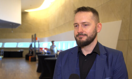 Czterech na 10 Polaków miało do czynienia z deepfake’ami. Cyberprzęstępcy coraz skuteczniej wykorzystują manipulowane treści