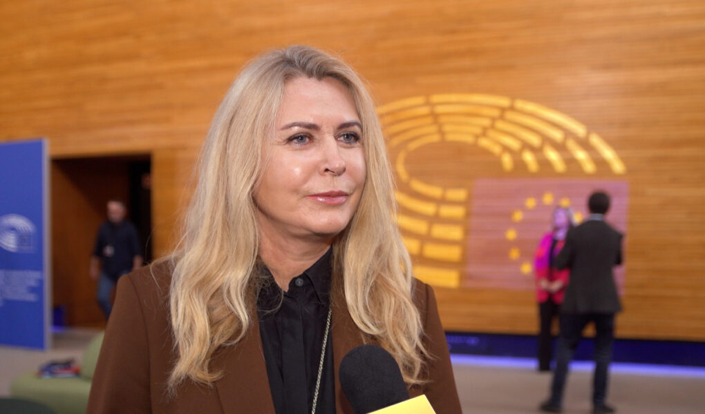 Kobiety w ciąży i młode matki wciąż dyskryminowane na rynku pracy. Trudniej im awansować i otrzymują niższe wynagrodzenia