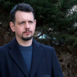 Napięcia geopolityczne podbijają emocje na rynku ropy, ale nie zakłócają dostaw. Przewidywana w 2026 r. nadpodaż ma utrzymywać niskie notowania